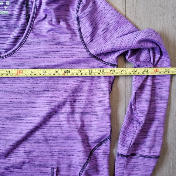 Champion Pull Over Sweater - Picture 7 of 9